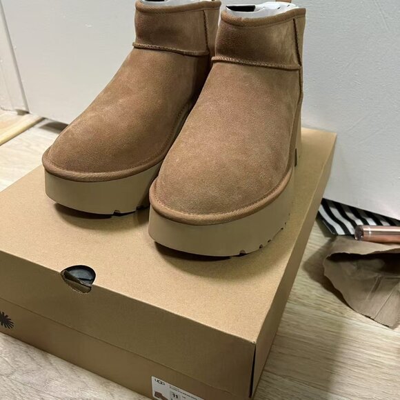 UGG Women's Classic Ultra Mini New Heights Boots - Picture 5 of 8